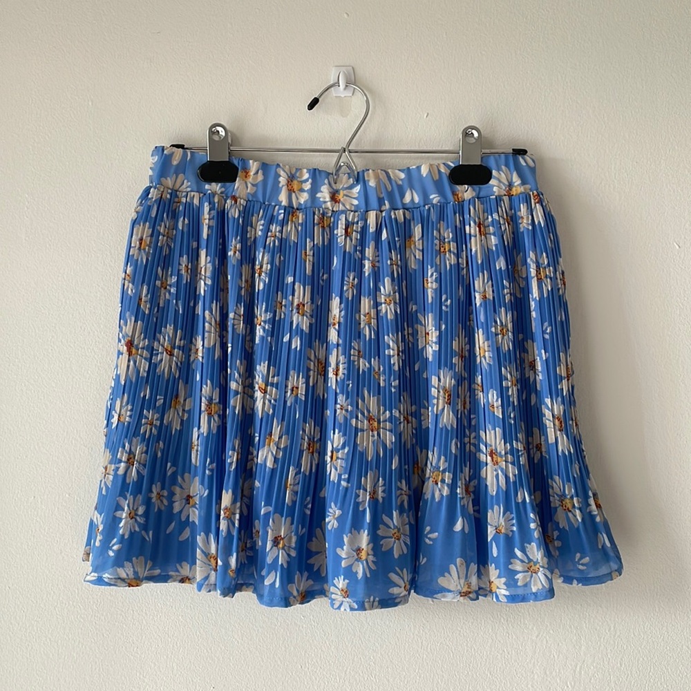 American Rag Y2K Blue and Yellow Daisy Pleated Skirt M NWT